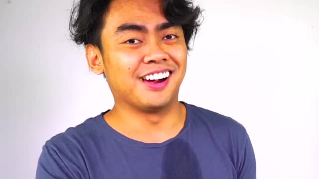 S01:E09 - 100 Black Bath Bombs / Trying Weird Kitchen Gadgets