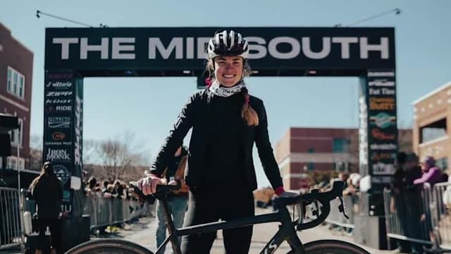 S01:E02 - Jealousy, Murder, and Manhunt