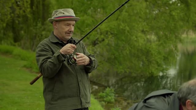 S04:E02 - Burghley House