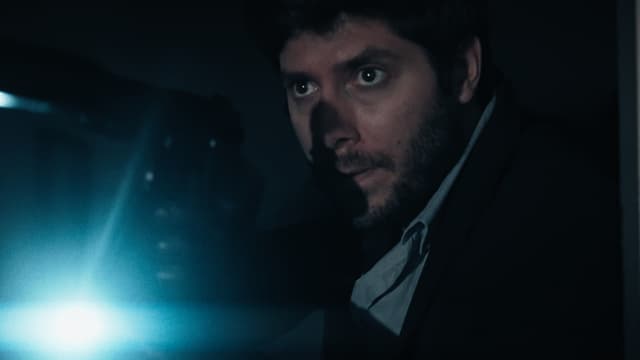 S01:E07 - Turn the Page