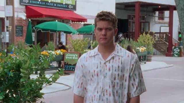 S03:E321 - S03:E21 - Show Me Love