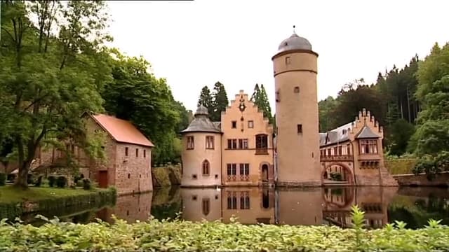 S01:E03 - Kew Gardens