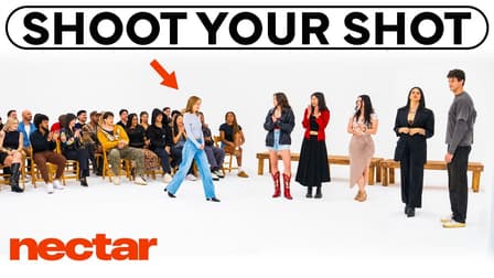 S04:E01 - 25 Strangers Shoot Their Shot