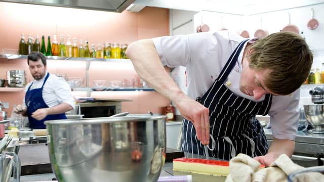 S06:E09 - Northern Ireland Dessert