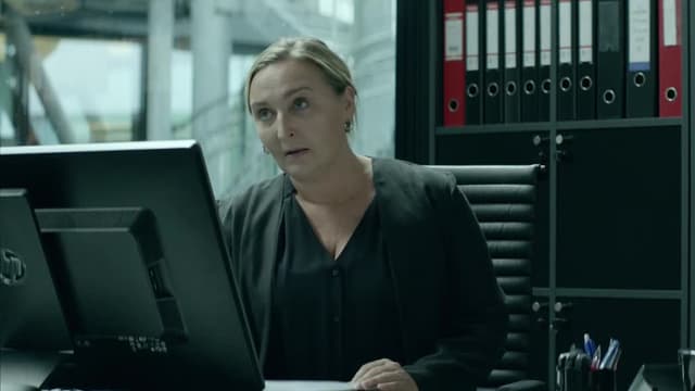S01:E07 - October