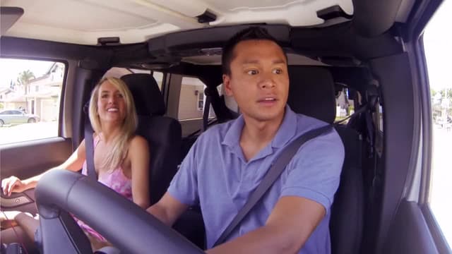 S03:E01 - Newlyweds Move to Oahu