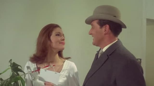 S05:E05 - The Bird Who Knew Too Much