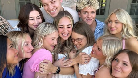 S01:E09 - Telling My 15 Siblings I'm Pregnant Again!