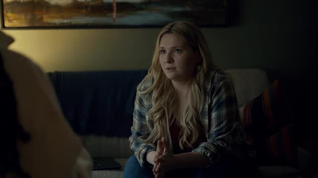 S01:E03 - Esme's Story