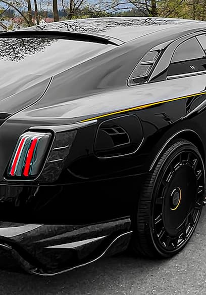 S01:E05 - Rolls-Royce Spectre: 4 Luxury Cars Get a Wild Makeover poster