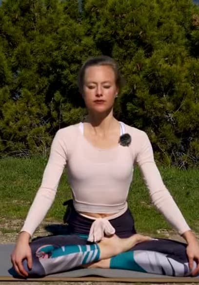 S01:E06 - 60 Min Yoga Fusion With Weights poster