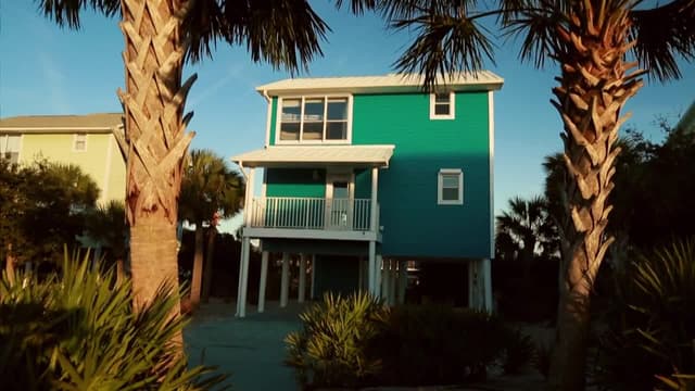 S02:E09 - Steps to the Sand
