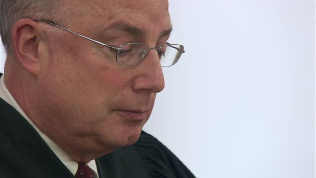 S06:E01 - A Killer's Skin / Where's Peggy?