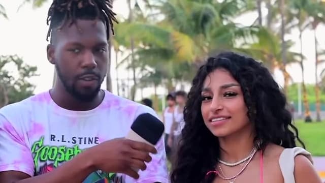 S02:E19 - Girlfriend and Brother?