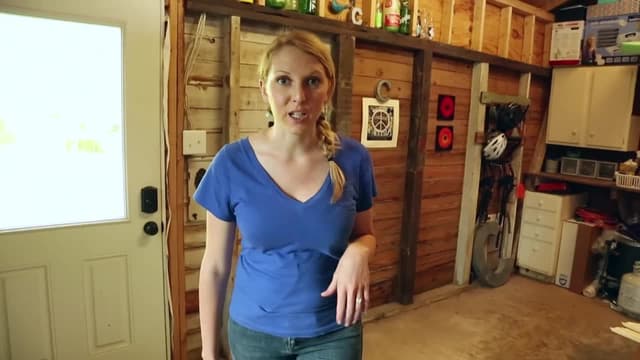 S01:E03 - Child's Step Stool / Bed Bench Upcycle / Picture Frame Updates / Fence Brick Border