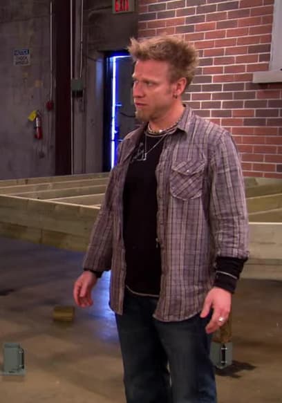 S01:E01 - The Hot Tub Deck War poster