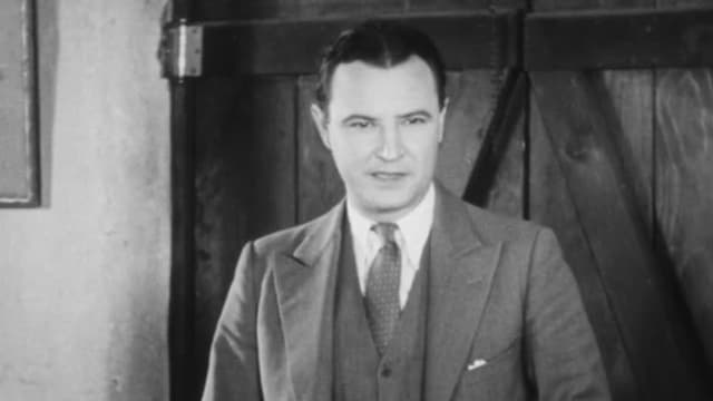 S01:E01 - Clutches of Death