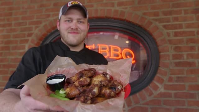 S05:E01 - BBQ Bragging Rights