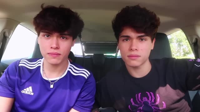 S07:E08 - Hot vs. Cold Pool Challenge / Period Pain Simulator!