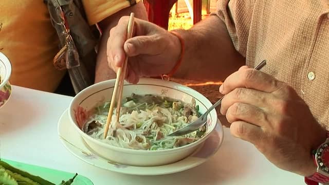 S02:E10 - Phuket, Thailand