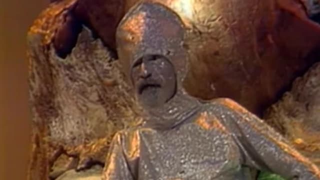 S01:E02 - The Crystallites