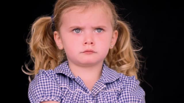 S01:E01 - Cómo comportarse en la mesa