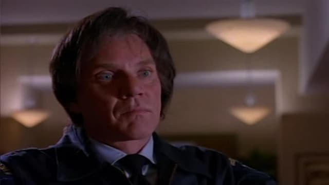 S03:E07 - The Reluctant Vampire