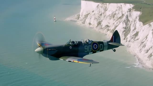 S01:E01 - Birth of an Icon