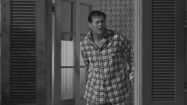 S03:E22 - The Pajama Game