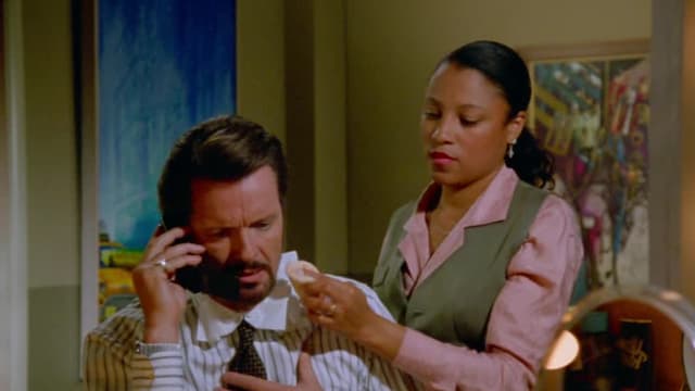 S11:E09 - Murder of the Month Club