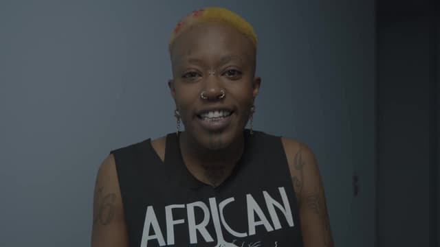 S01:E02 - Pop Up Fashion Show