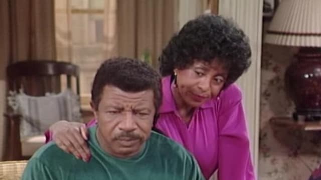 S01:E113 - Football Widow