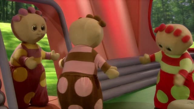 Watch In the Night Garden S01:E02 - Tombliboos' Waving Game - Free TV ...