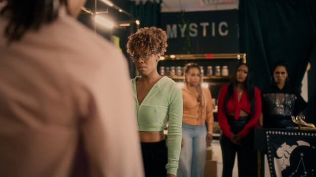 S02:E06 - The Lion's Den