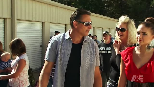 S03:E15 - Hoarder Patrol