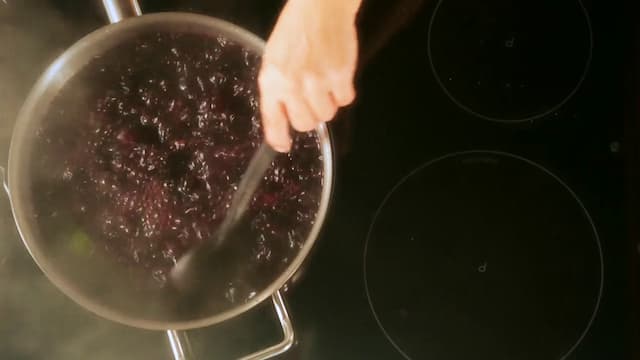 S05:E05 - Pulut Hitam