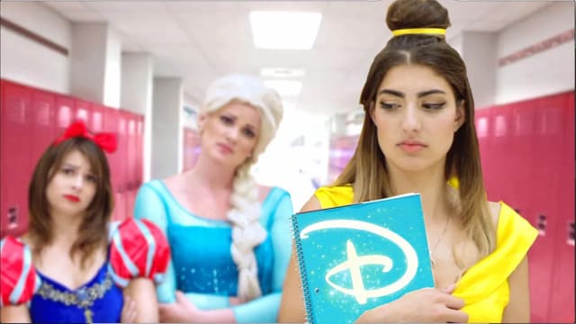 S01:E01 - Disney Princess Last Day of School / Back to School