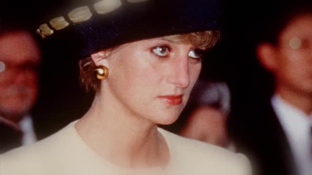 S01:E01 - Diana vs. the Tabloids