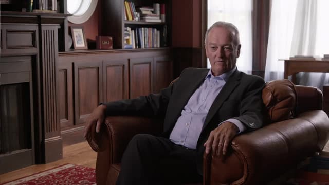 S01:E01 - The Empty Chair