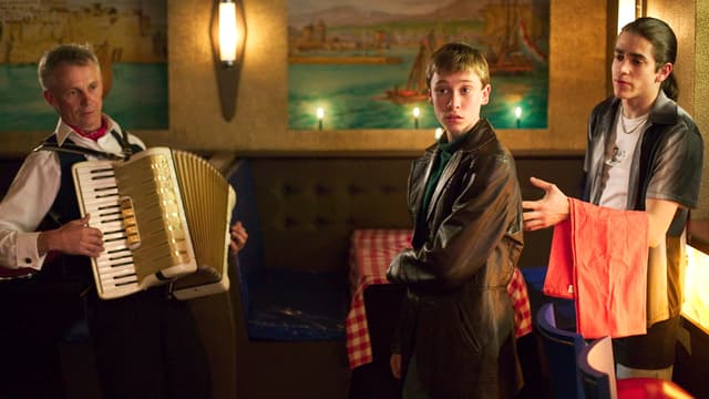 S01:E23 - Change Partners