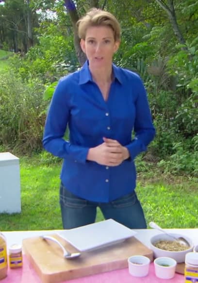 S01:E05 - 7 Amazing Health Benefits of Bee Pollen poster