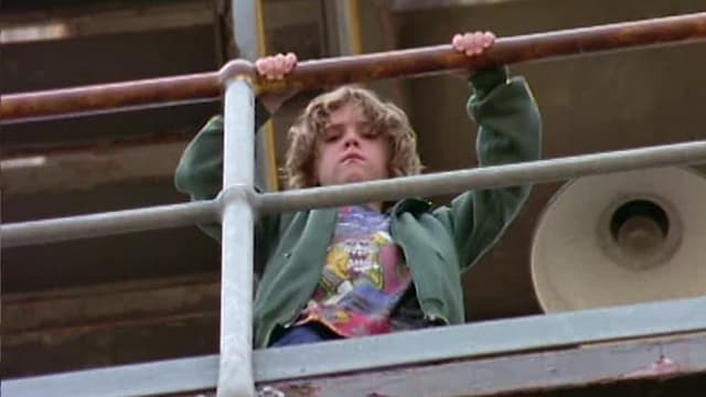 S04:E11 - Crossing the Line