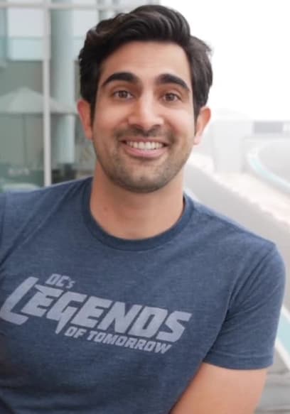 S01:E07 - Learning Formula 1 Racing at the Yas Circuit poster