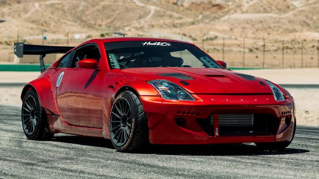 S01:E03 - Building a Nissan 350z in 10 Minutes!