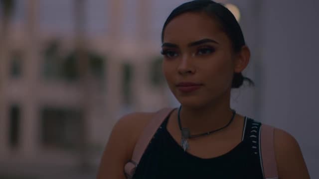 S02:E02 - Trouble in Paradise