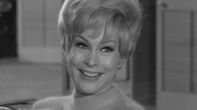 S01:E30 - I'll Never Forget What's Her Name