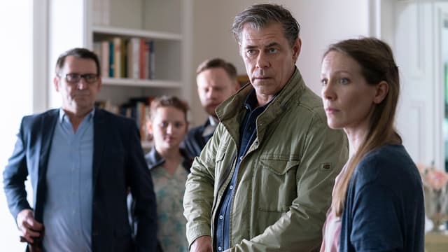 S07:E03 - De Buena Familia