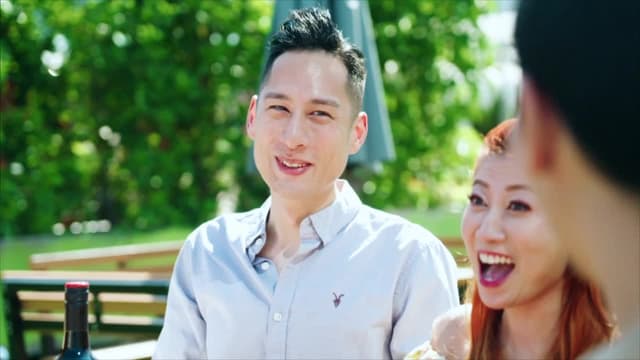 S01:E03 - Sperm Donor Party