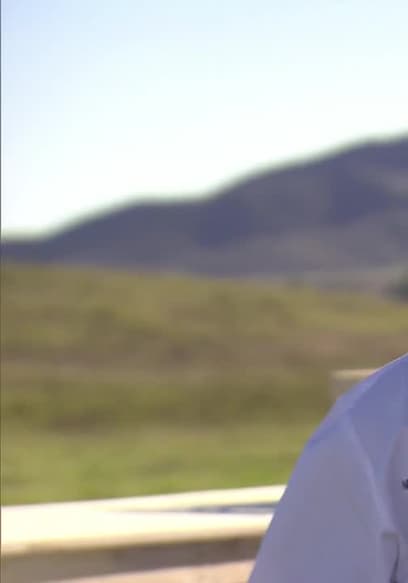 S05:E01 - Sous Chefs and Skydives poster