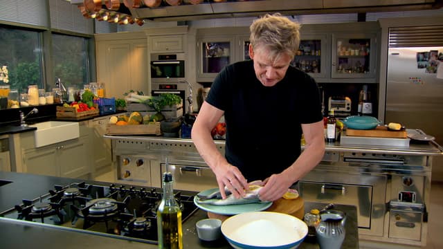 S01:E02 - Food for Friends